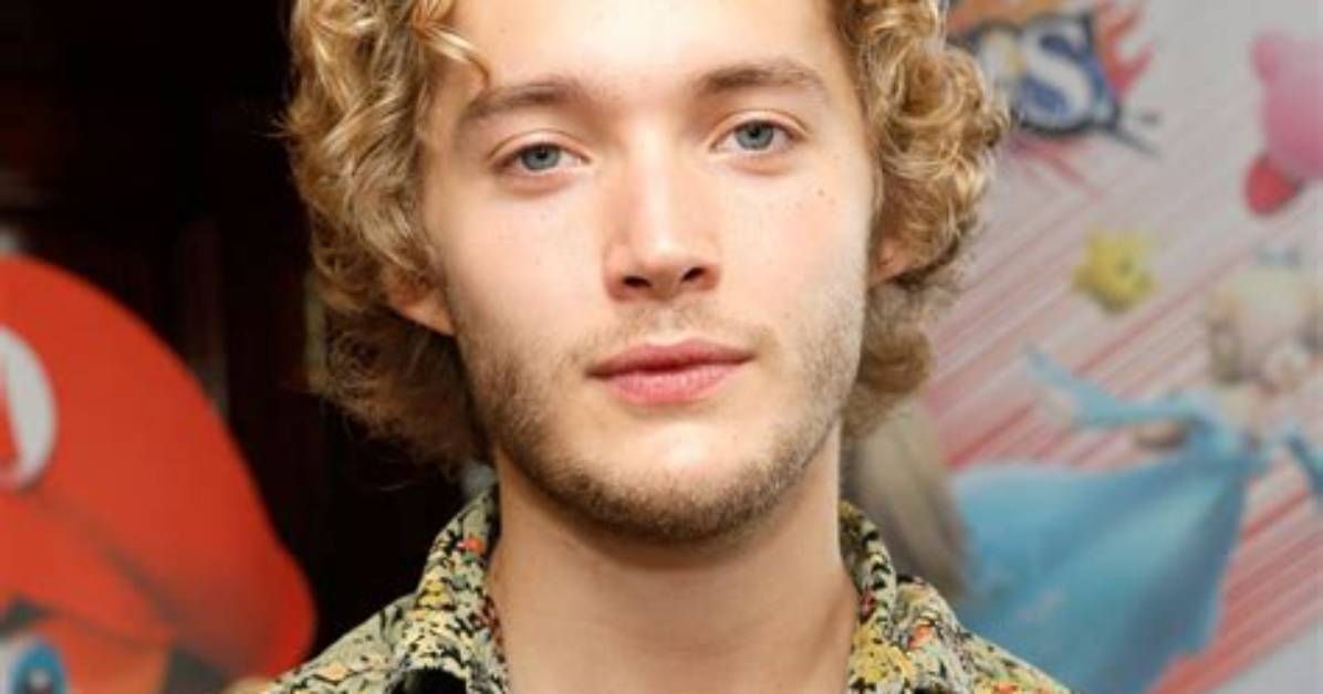 Toby Regbo Net Worth