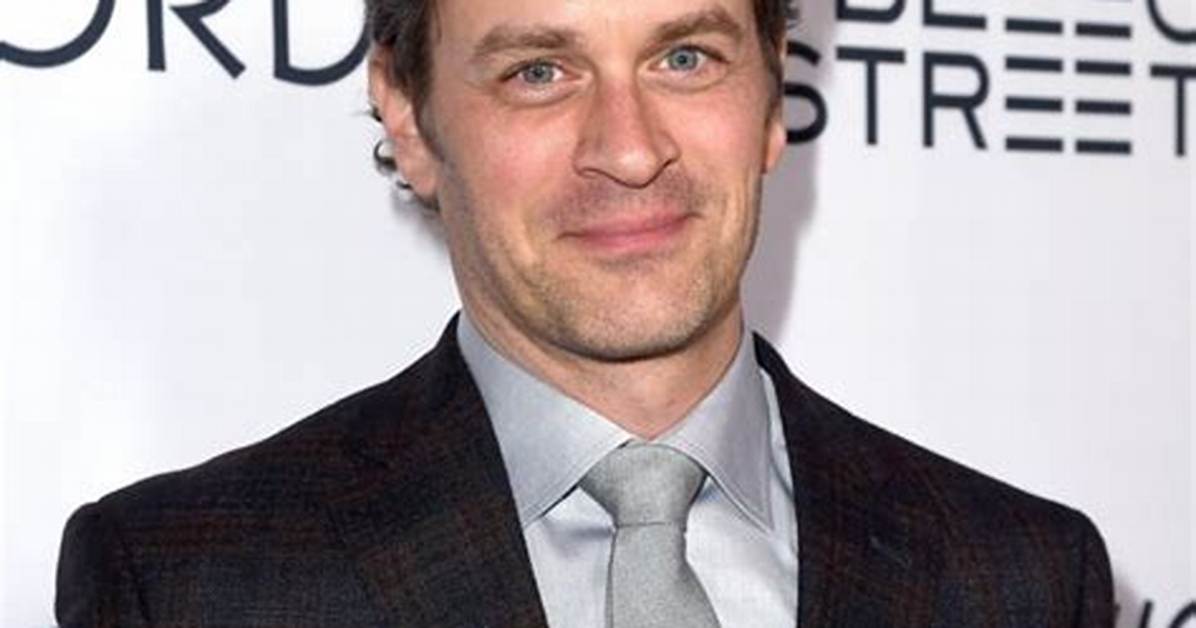 Tom Everett Net Worth