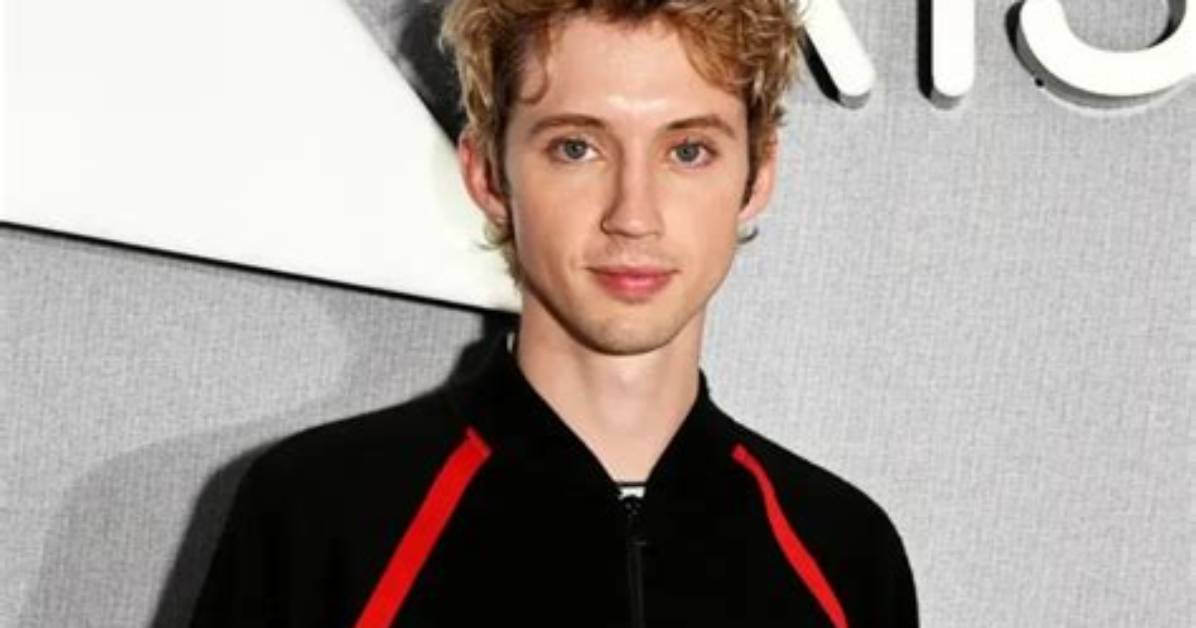 Troye Sivan - Bio, Net Worth, Height
