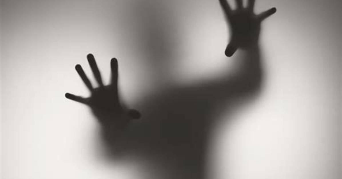 Understanding Ghost Staring: the Haunting Phenomenon Explained