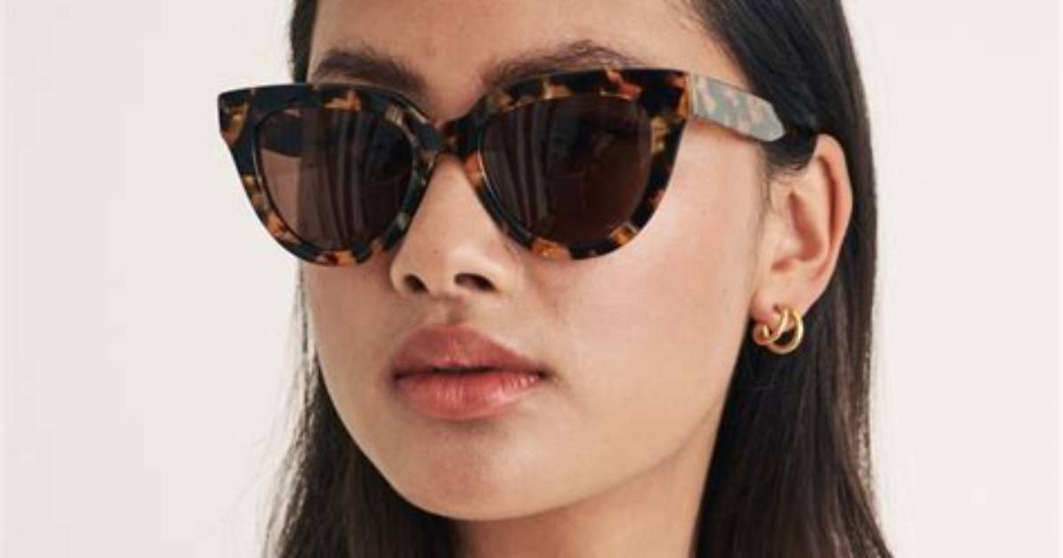 Unveiling the Trend: Are Cat Eye Sunglasses in Style 2024?