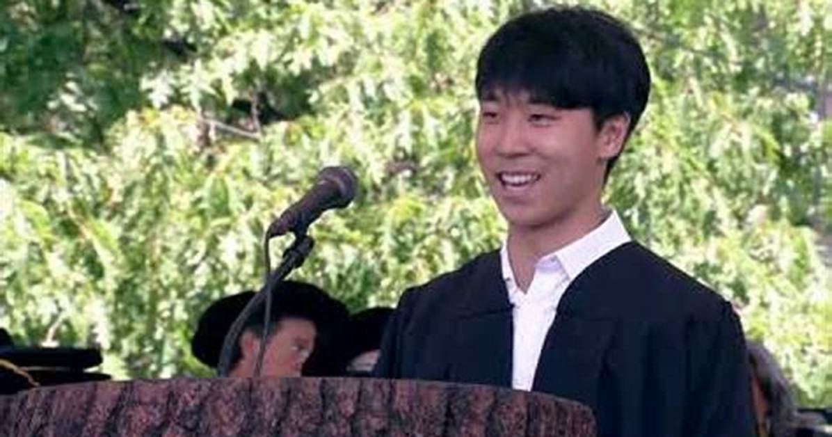 Valedictory to the College by Jonathan Lee ’23
