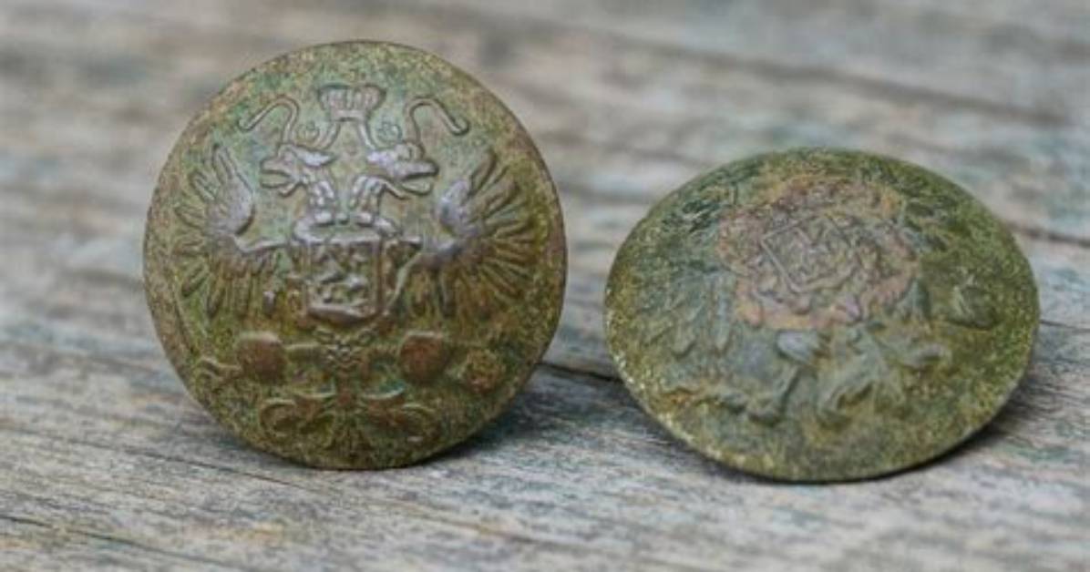 Valuable Old Buttons Identification