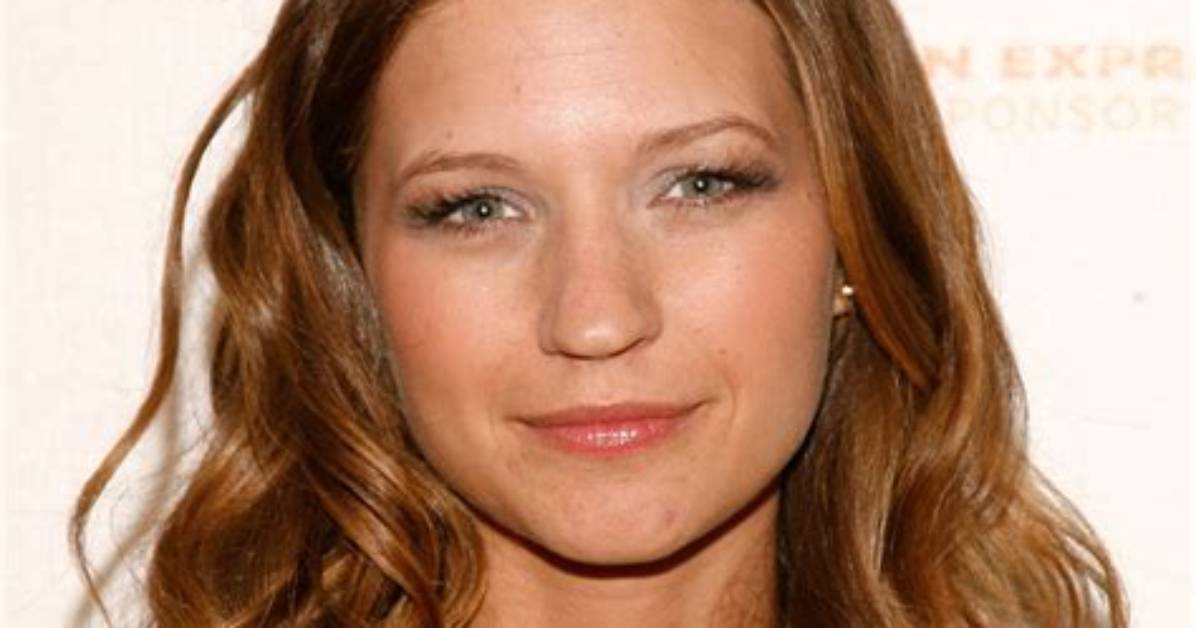 Vanessa Ray