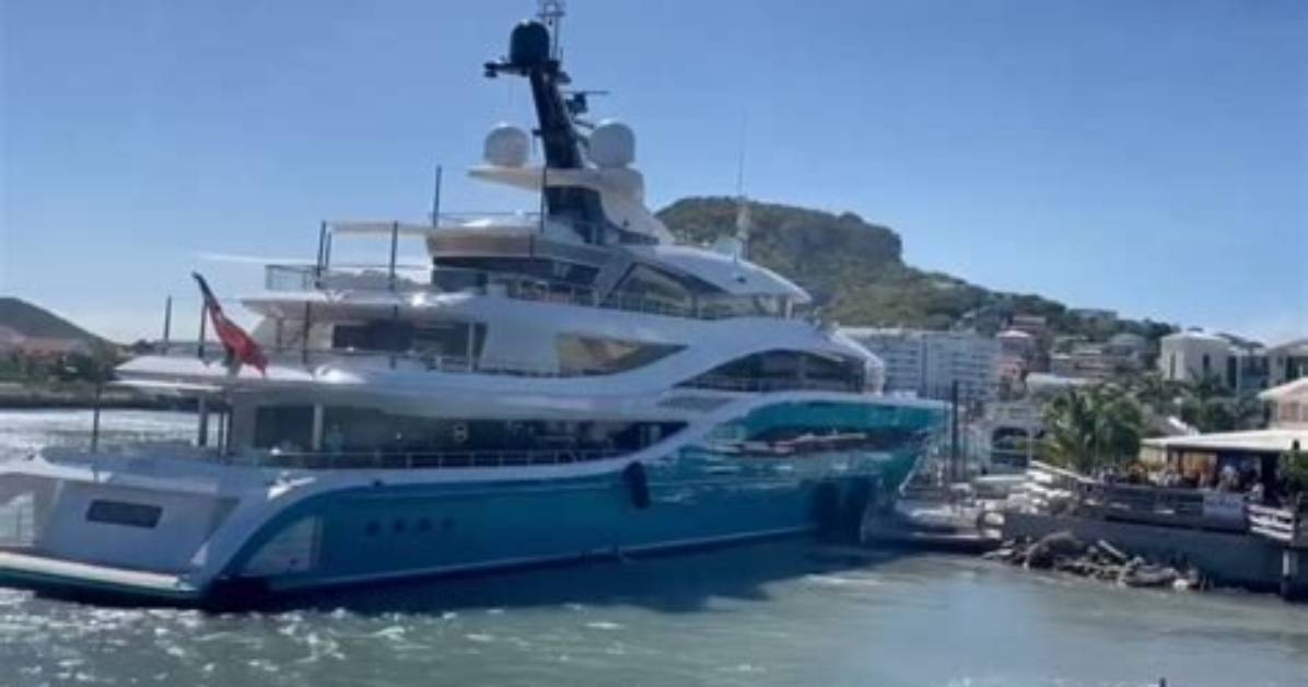 Video Captures Moment $100 Million Yacht Owned by Capri Sun Billionaire Crashes into Caribbean Yacht Club – Yes. Capri Sun Made Someone a Billionaire.