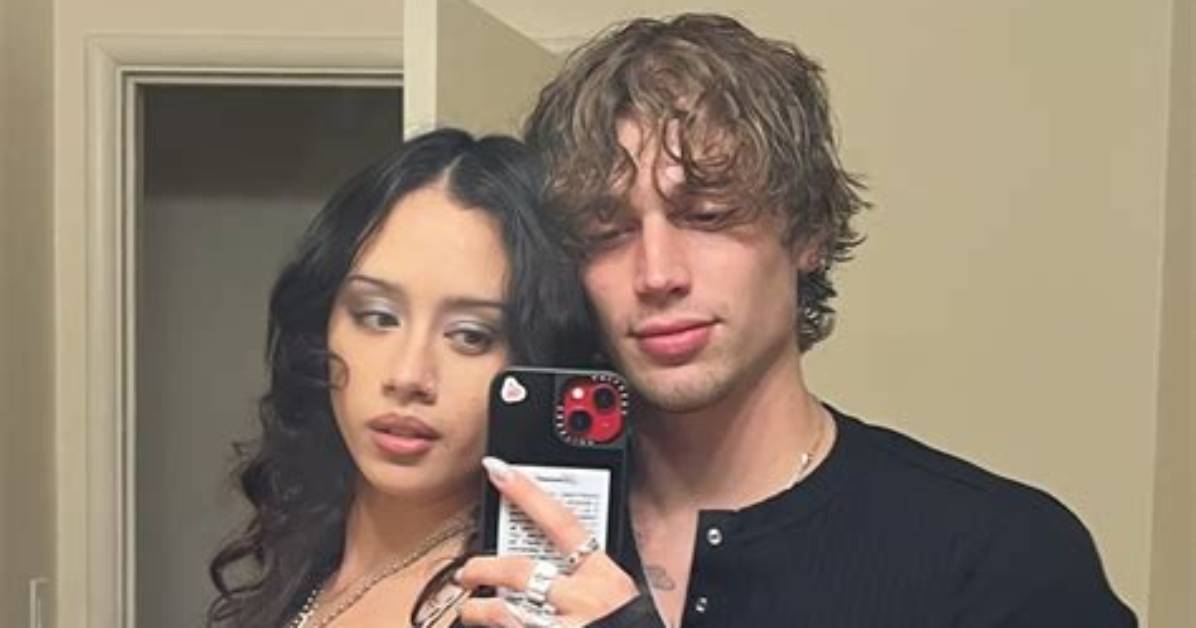 Vinnie Hacker Using Hinge Amid Relationship with Julia Ernst