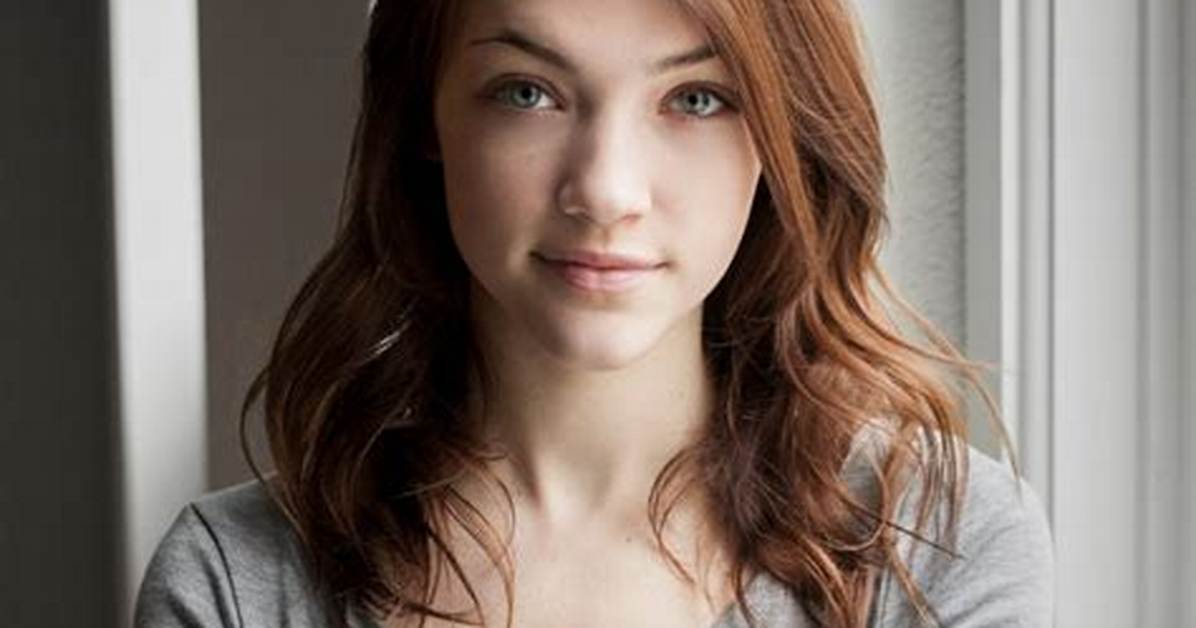Violett Beane
