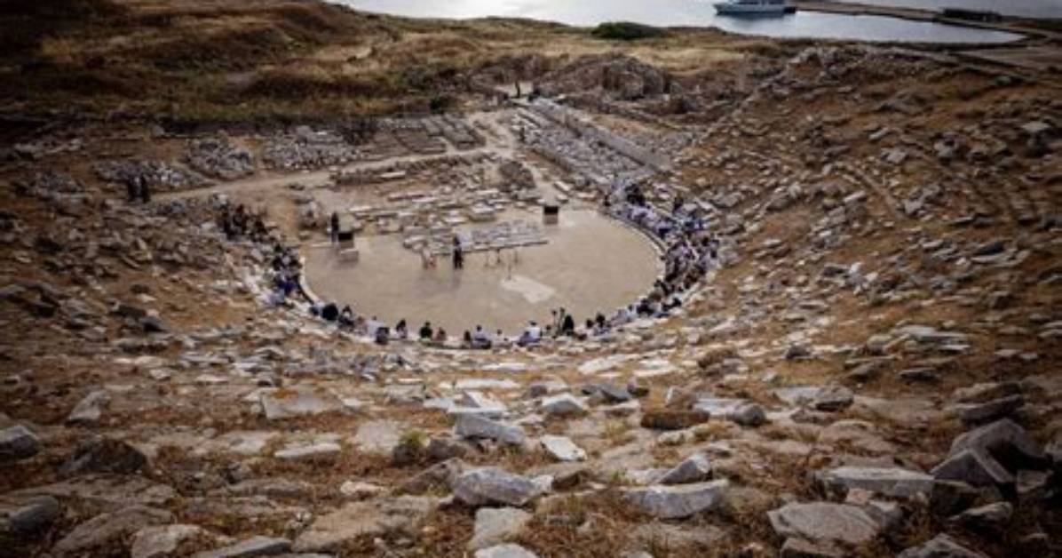 Was Delos a Host?