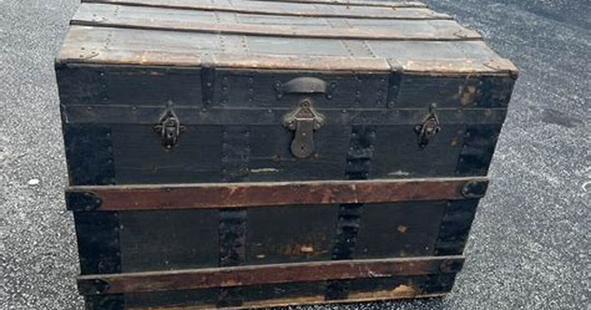 What Are Old Steamer Trunks Worth