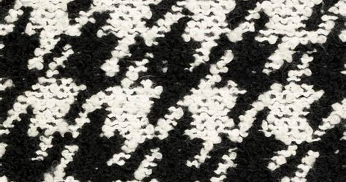What Colour Is Houndstooth