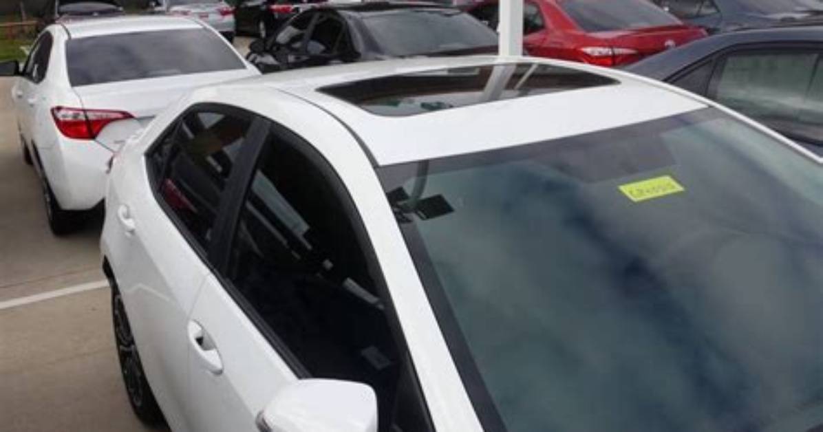 What Corolla Has a Sunroof?