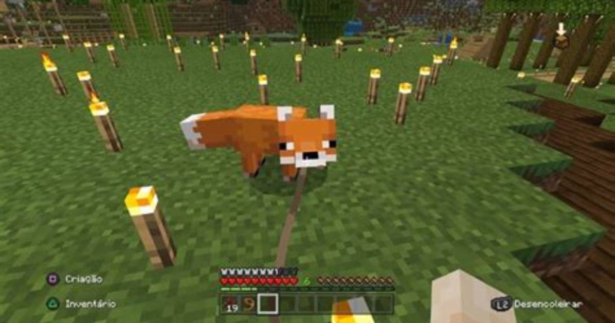 What Do Tamed Foxes Do in Minecraft