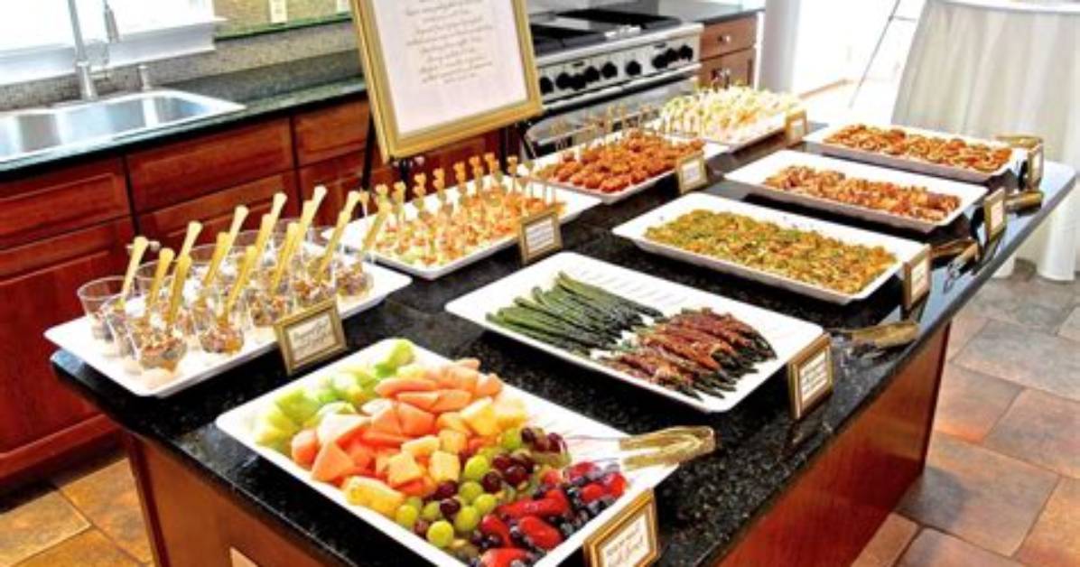 What Do You Serve at a Buffet
