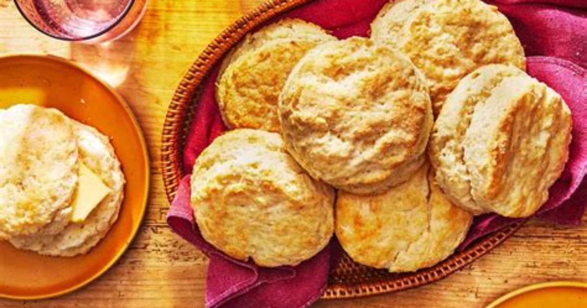 What Do You Serve with Biscuits and Gravy