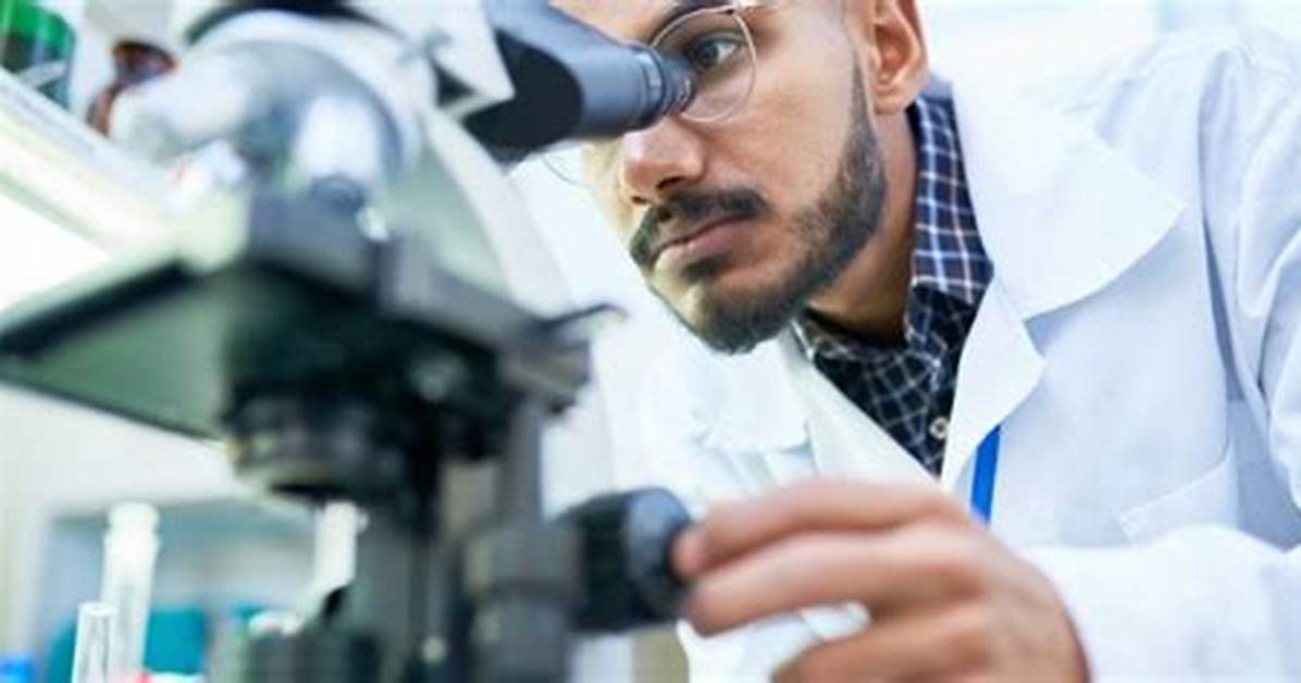 What Does a Cytotechnologist Do?