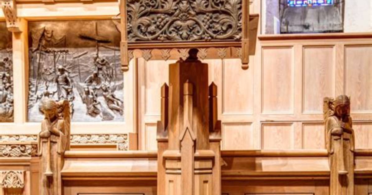 What Does a Lectern Look Like?