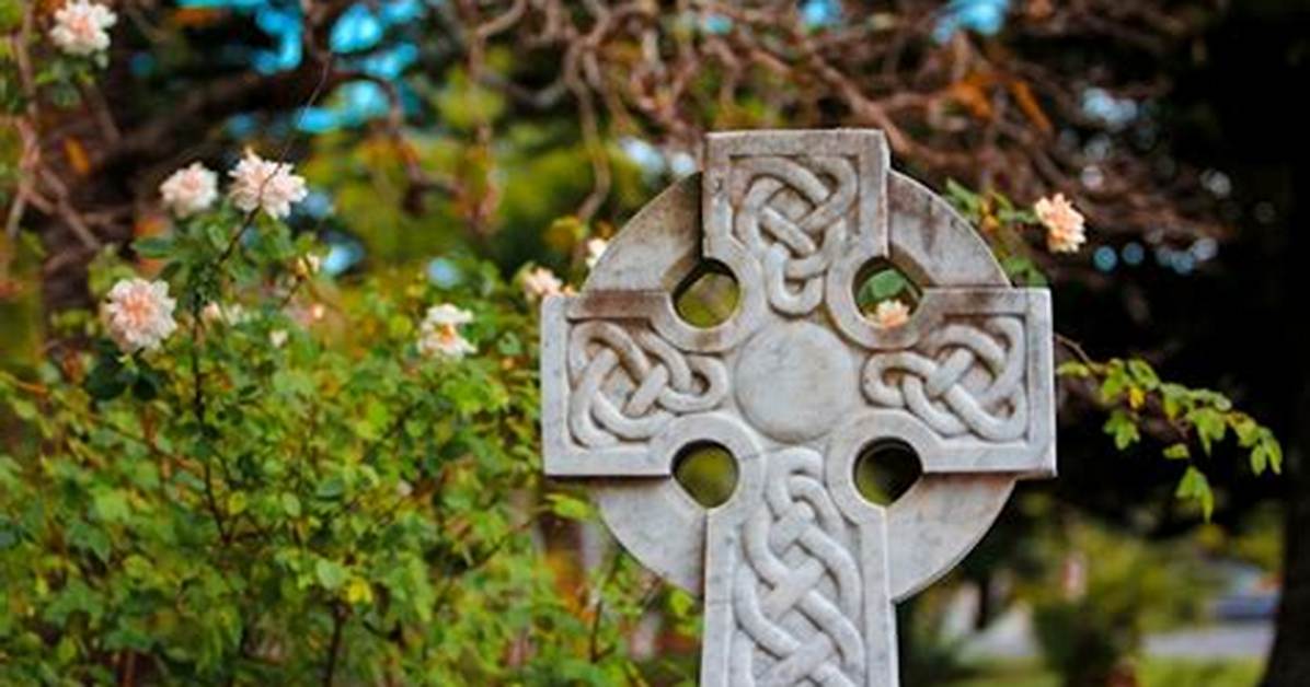 What Does Celtic Cross Symbolize