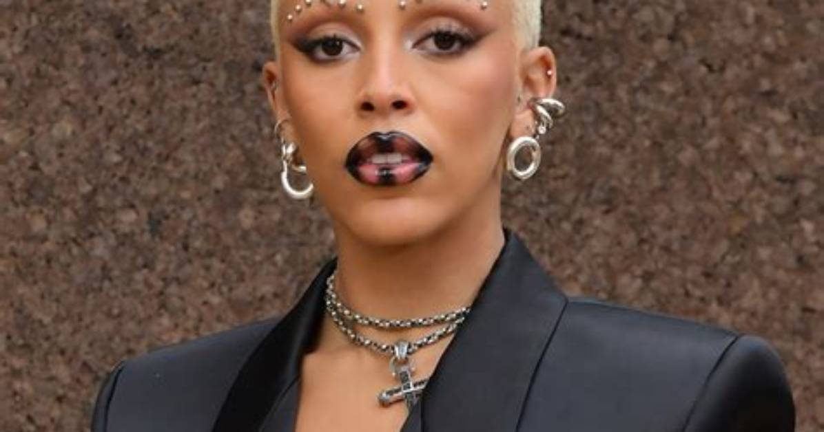 What Does Doja Cat Look Like with No Makeup?