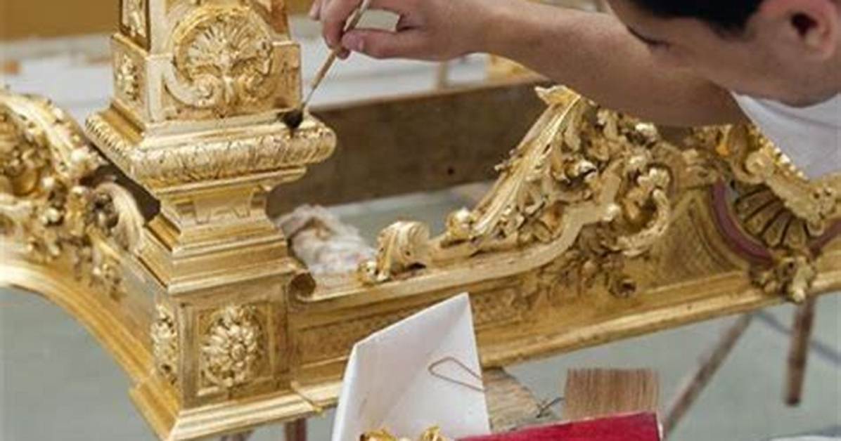 What Does Gilt Mirror Mean