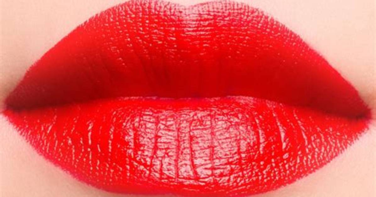 What Does Red Lipstick Represent?