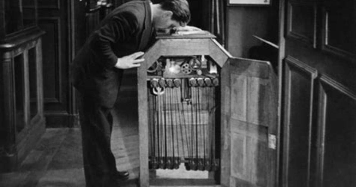 What Does the Kinetograph Do