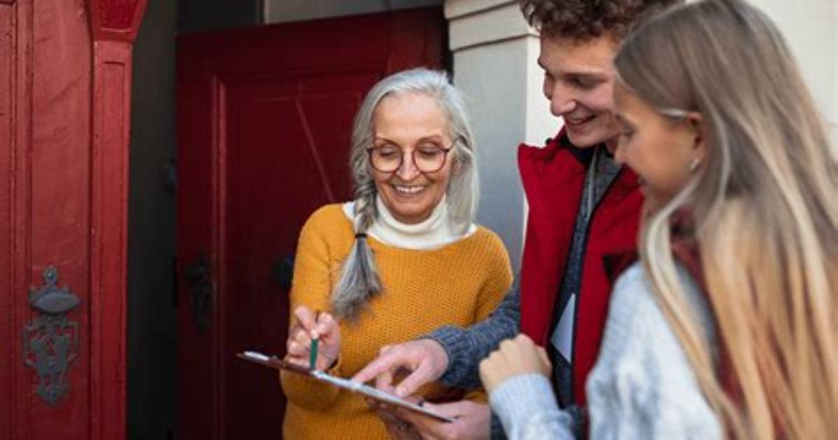 What Is a Canvasser?