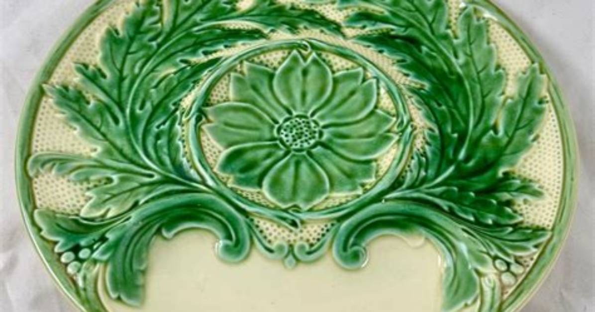 What Is a Glazed Plate?