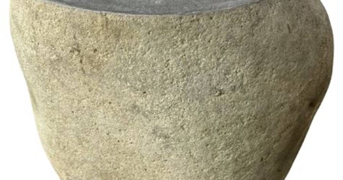 What Is a Side Stone