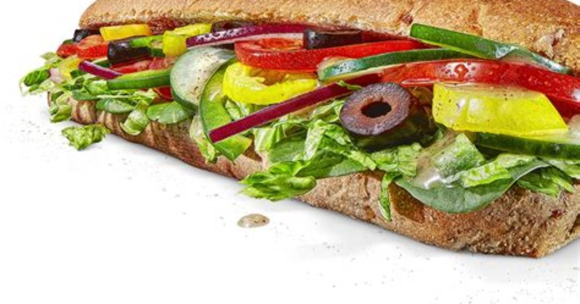 What Is in a Subway Veggie Delight Salad