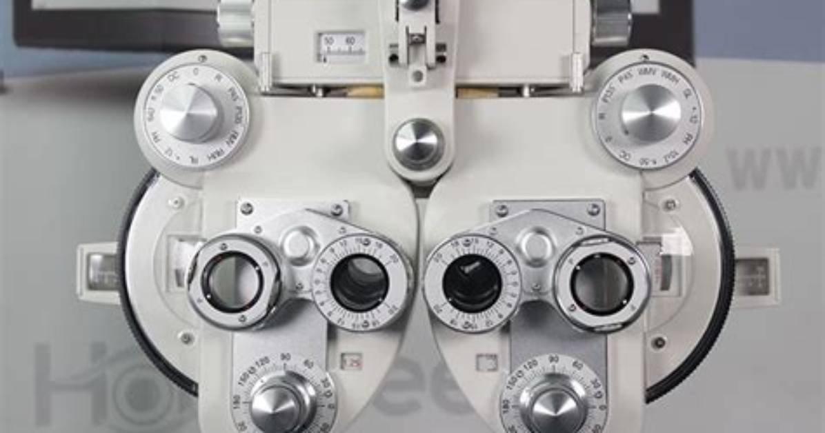 What Is Inside a Phoropter