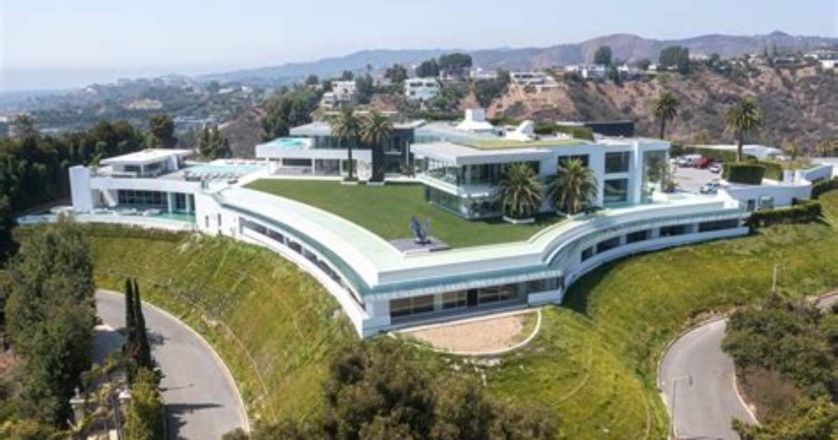 What Is the Biggest House in La?