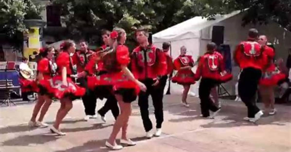 What Is the Difference Between Buck Dancing and Clogging?