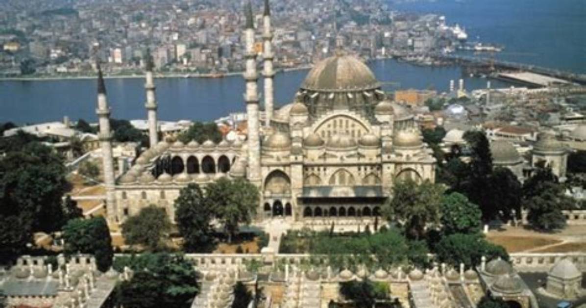 What Is the Religious Significance of Constantinople