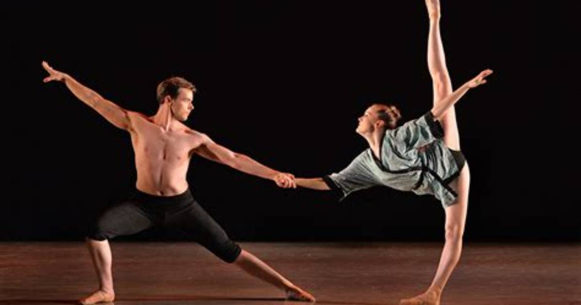 What's a Pas De Deux?
