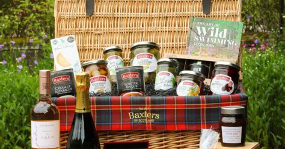 What Should Be in a Hamper
