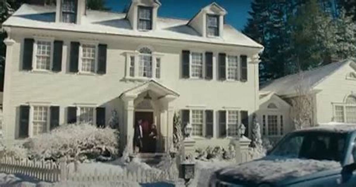 What Town Is Deck the Halls Filmed in? – Celebrity