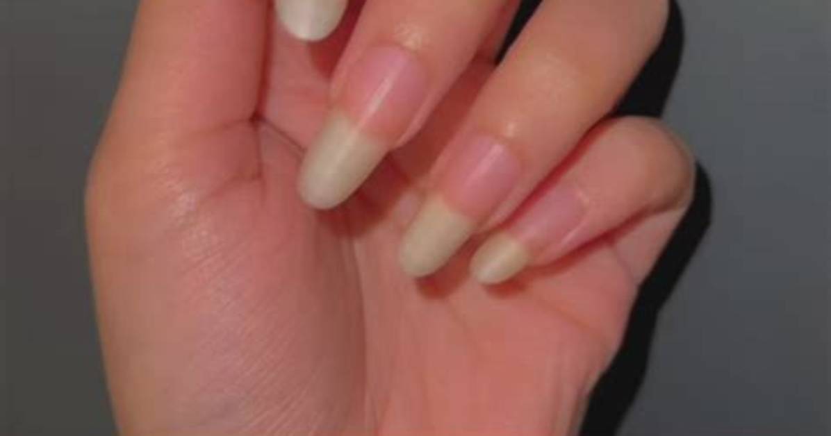 When Acrylic Nails Grow?