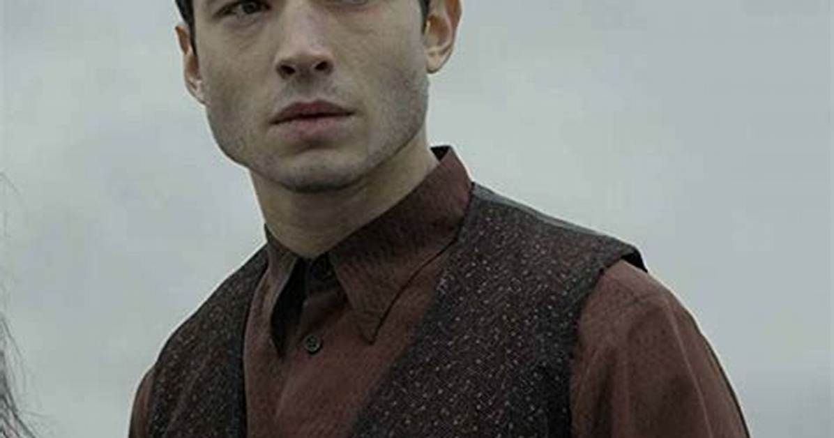 When Did Credence Barebone Die?