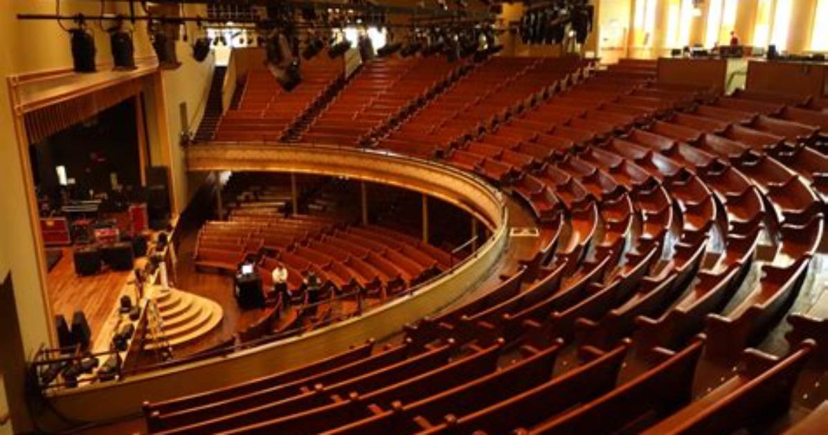 When Did Ryman Auditorium Close?