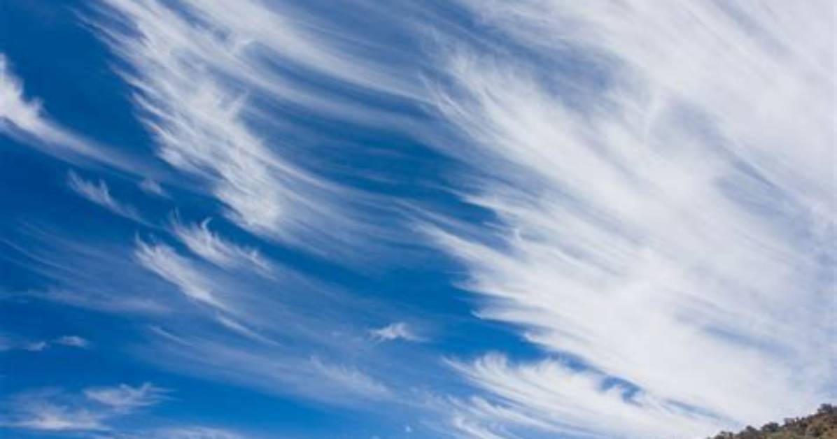 When Does Cirrus Clouds Appear?