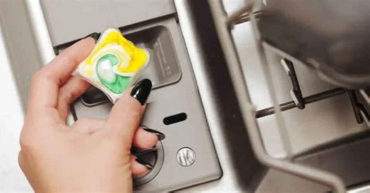 When Does Soap Dispenser Open in Dishwasher?
