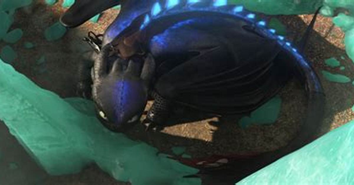 When Does Toothless Turn Blue?