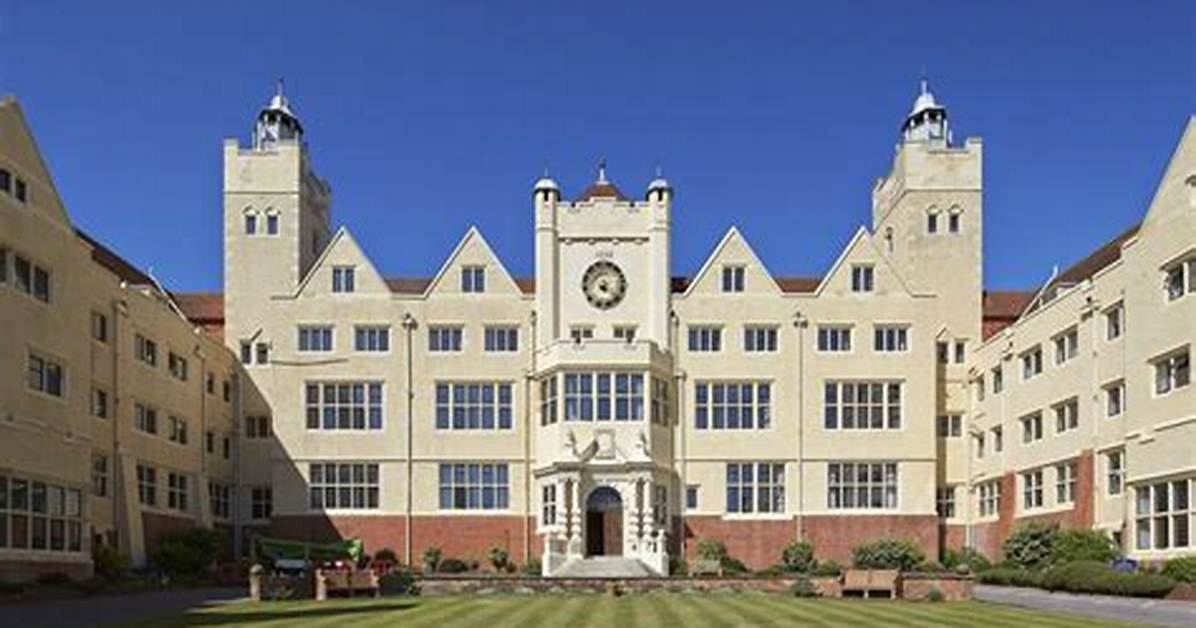 When Was Roedean School Built?