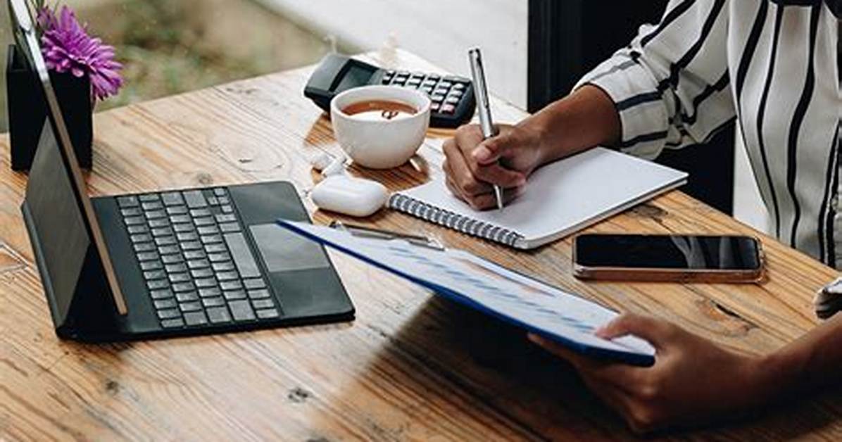 Where Do Administrative Services Managers Work?
