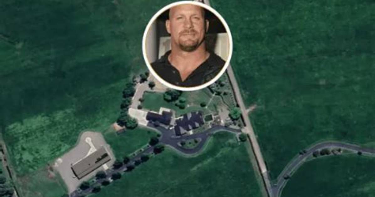 Where Does Steve Austin Live At
