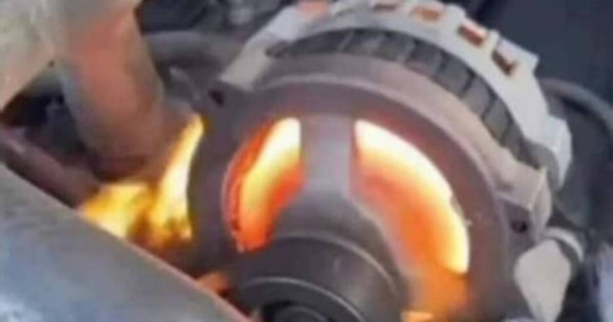 Which Direction Does an Alternator Turn?