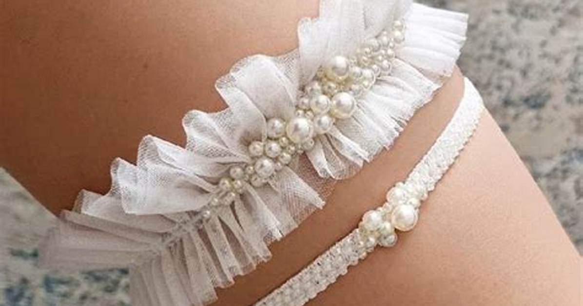 Which Garter Do You Throw at a Wedding?