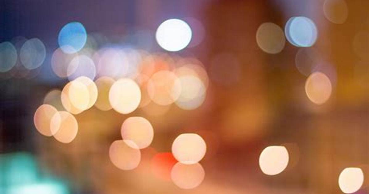Which Lens Blurry Background?