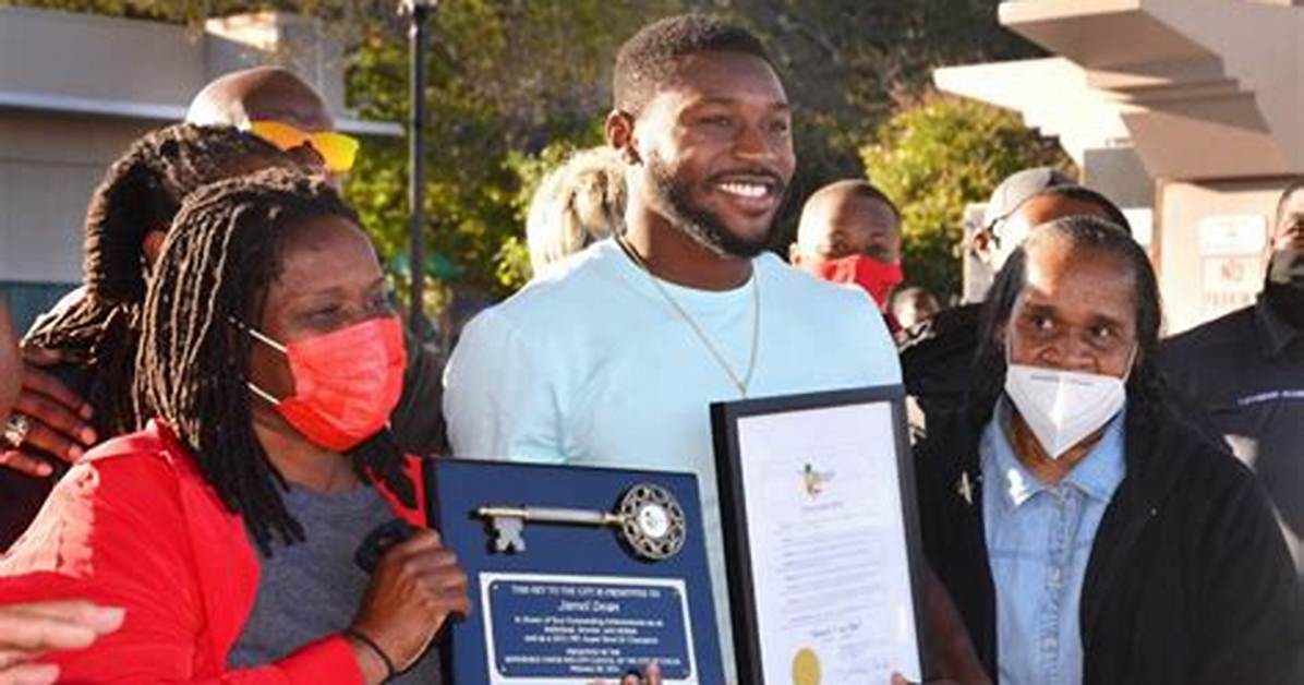 Who Is Jamel Dean’s Girlfriend? His Family, College & Net Worth