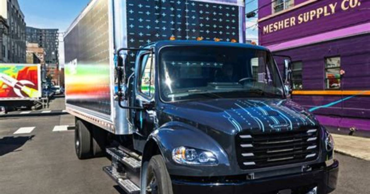 Who Makes Freightliner?